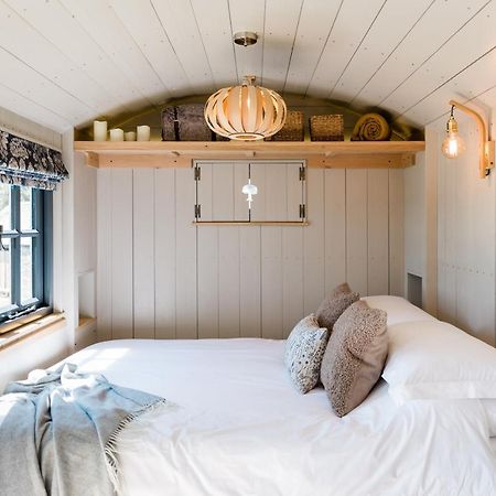 Boutique Cornish Shepherd'S Hut With Hot Tub Launceston Buitenkant foto
