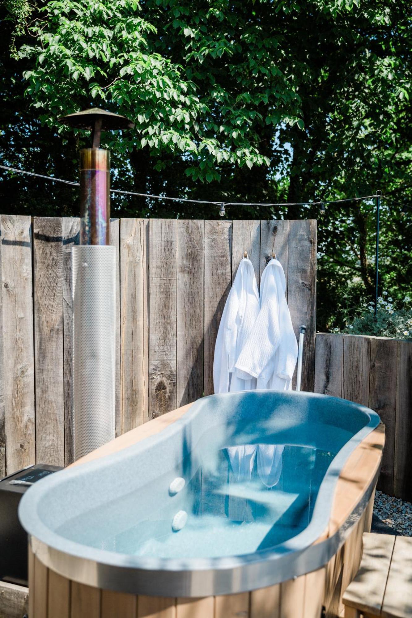 Boutique Cornish Shepherd'S Hut With Hot Tub Launceston Buitenkant foto